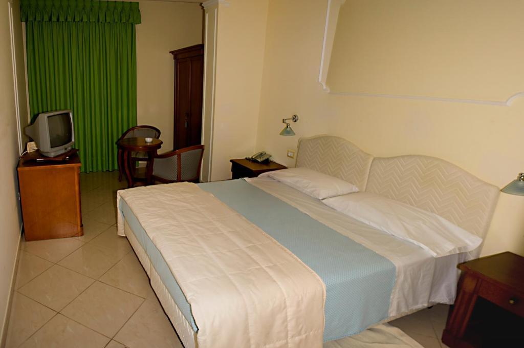 Hotel Marinella Pizzo  Room photo